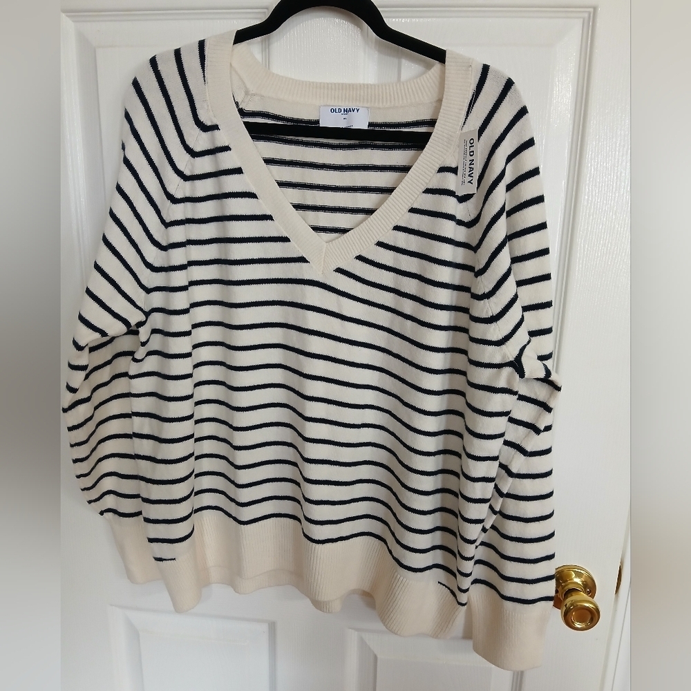 Old Navy Cream And Black Striped V Neck Sweater NWT Size XL Academia Casual
